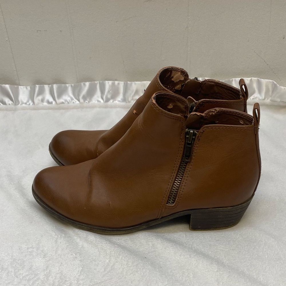 Dunes women’s ankle boot both side zippers size 7.5